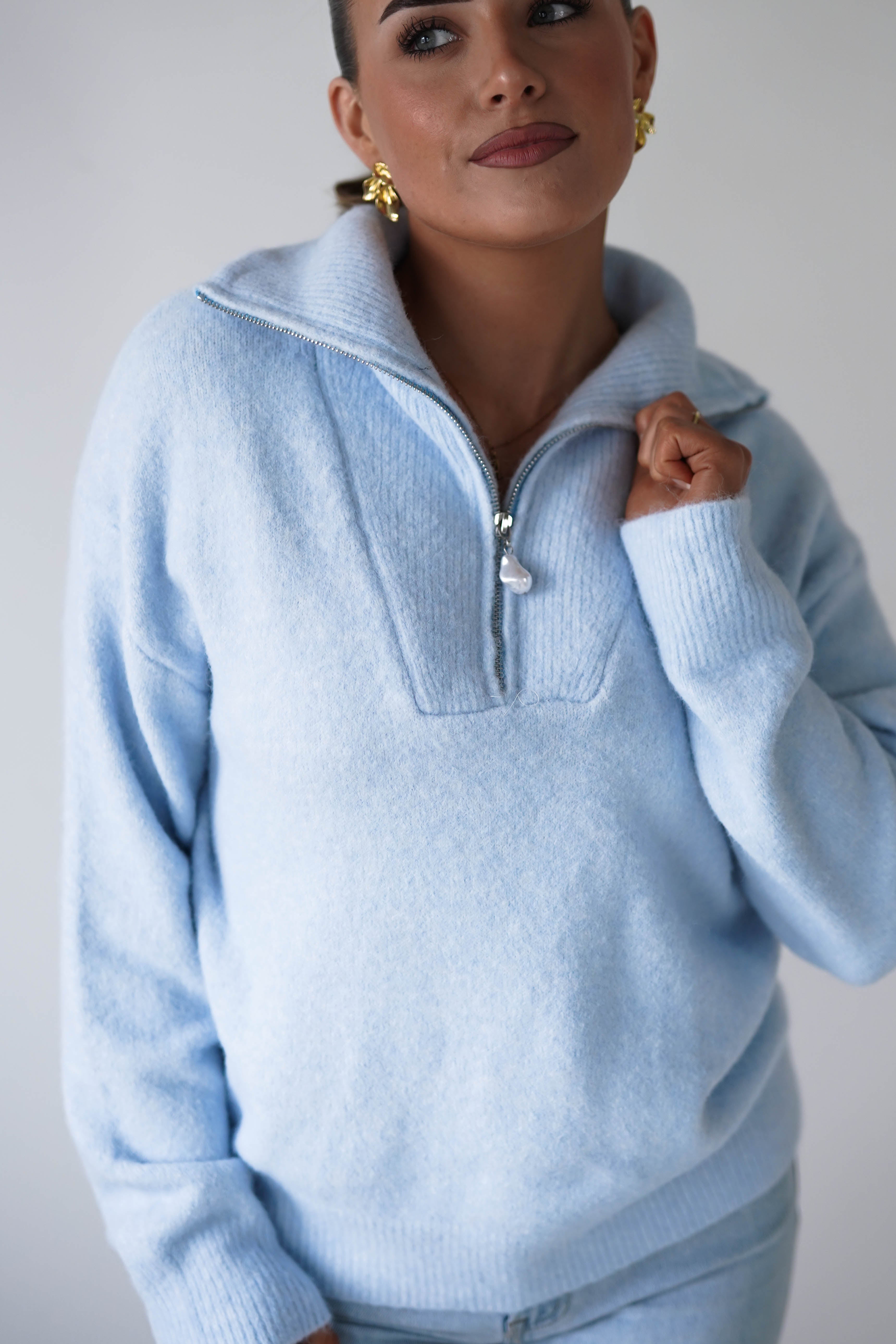 Oh Hello Clothing Women > Clothing > Knitwear ONE SIZE (6/12) Chaney Half Pink Zip Jumper | Blue